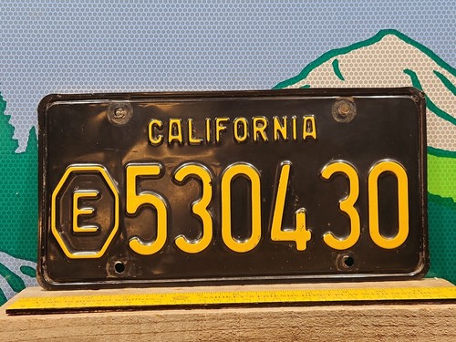 1963 Base California Exempt License Plate 530430 Octagon E City County Police
