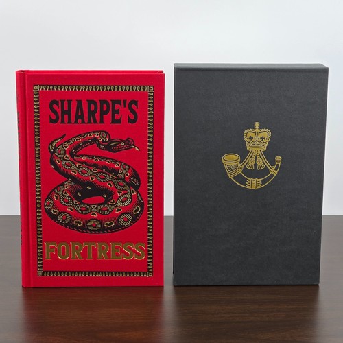 Folio Society Sharpe’s Fortress by Bernard Cornwell Slipcased Hardcover - Picture 2 of 7