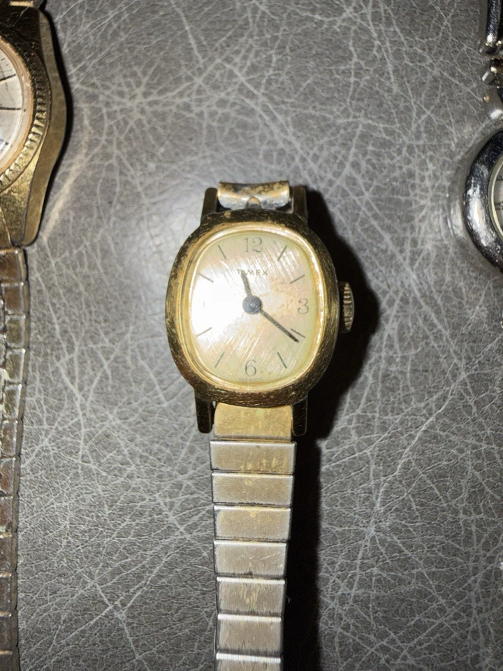 Lote de 14 relojes de cuarzo vintage/moda para mujer - COMO ESTÁN Foto 3 de 4