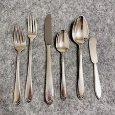 1847 Rogers Bros Lovelace Silverware International Silver Plate 38 pcs Set