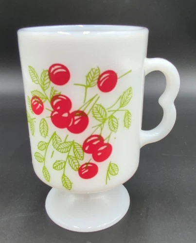 Vintage Milk glass Mug With CHERRIES, Dimpled Heart-Shape Handle, Coffee, Retro