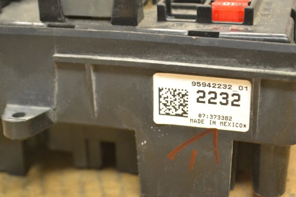 Chevrolet Cruze 2013-14 caja de fusibles relé unidad de conexión módulo 95942232 52-2B7 Foto 2 de 4