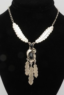 VTG Native American Navajo S A Arviso black onyx feather dangle pendant necklace