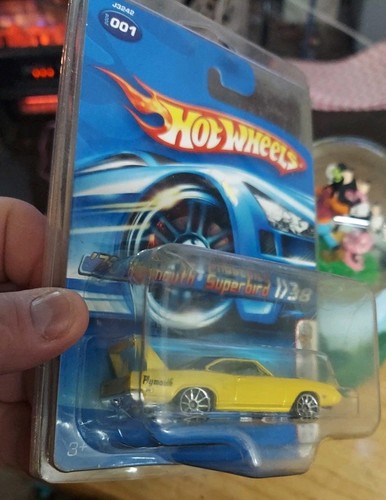 1970 Plymouth Superbird 1/38 Hot Wheels Car Original Packaging 2006 Collection - Picture 4 of 5