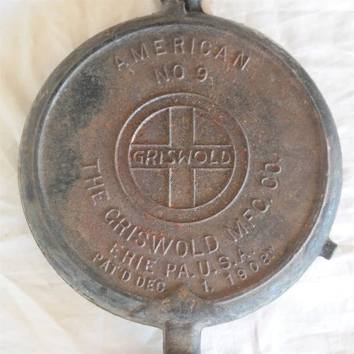 Vtg Griswold No 9 Cast Iron Waffle Iron (W/O stand)