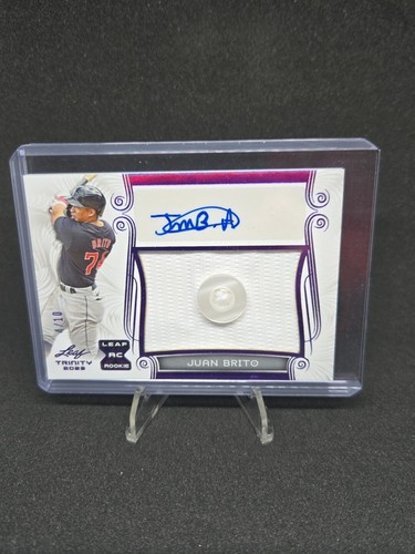 2023 Leaf Trinity Purple Juan Brito Autograph Rookie Button Relic /10 GUARDIANS - Picture 2 of 5