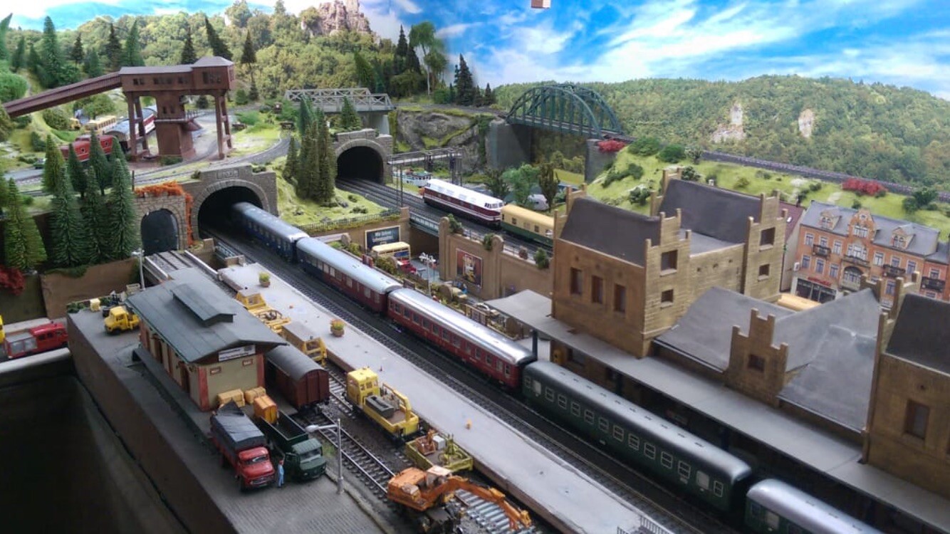 Sfondo modellismo ferroviario "Valle del Reno" - fino a 7,50 metri di larghezza! foto 6