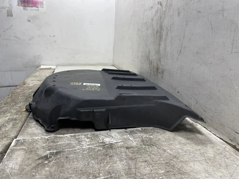 Lexus IS200T LUX 2016 cubierta protectora contra salpicaduras trasera debajo del piso OEM+ Foto 2 de 4