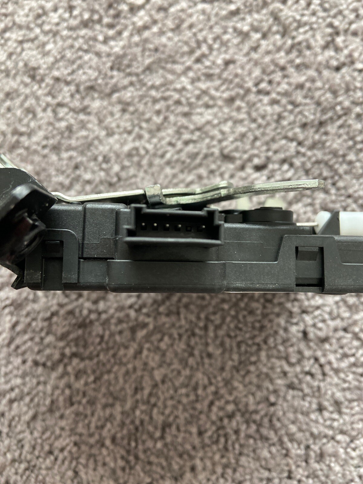 Maserati Rear Trunk Power Lid Lock Motor Latch 670109183 OEM