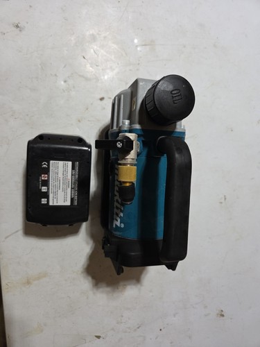 Makita 18V Cordless 1-Stage Vacuum Pump VP180DZ 20Pa Body Only