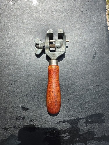 Vintage Hand Held Jewelers Gunsmith Watchmakers Vise Wooden Handle