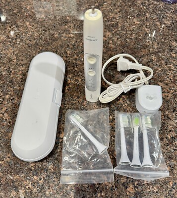 Philips Sonicare 7000 Electric Toothbrush Handle HX751V Charger Case 4x Brushes