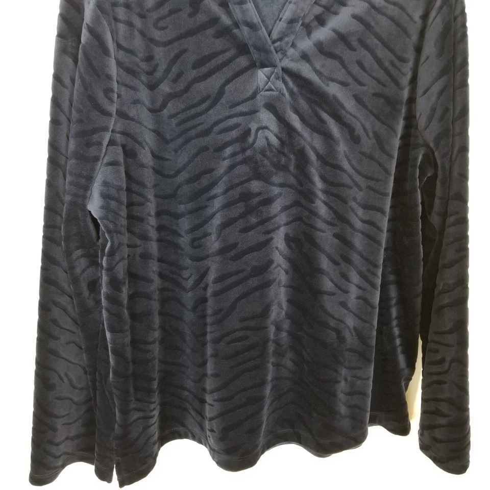 Sudadera con Capucha Chico's Para Mujer Terciopelo Talla L Estampado Animal Textura Activa Informal Gris Foto 3 de 4