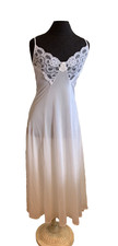 Vtg Silky Nylon White Lace Faux Pearl Fredericks of Hollywood Nightgown -Sz M