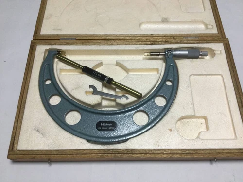 Mitutoyo Outside Micrometer OM-200 103-144 175-200mm 0.01mm JF07007
