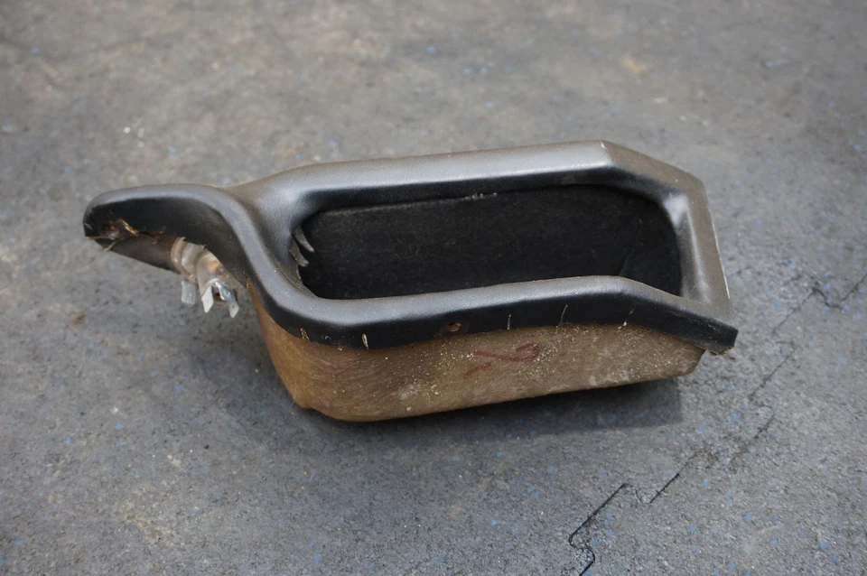 Panel de tablero del conductor izquierdo guantera compartimento cubo Cubby Trim Ferrari 308 GTS 1980 Foto 2 de 4