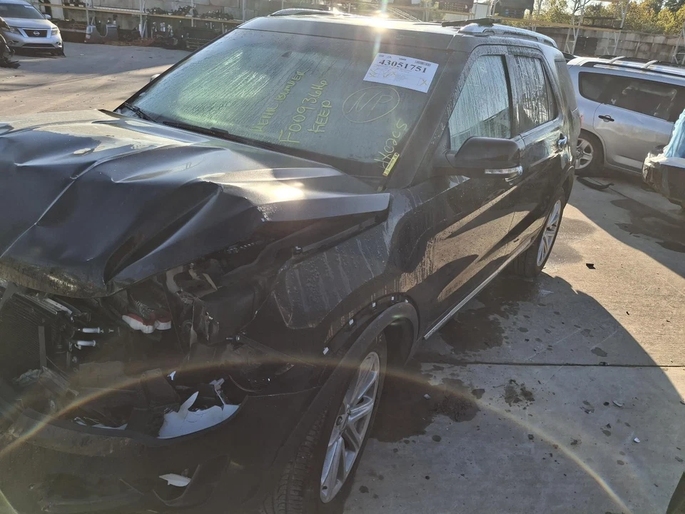 Consola central superior delantera usada se adapta a: Ford Explorer 2016 techo sin techo corredizo sin po Foto 2 de 4