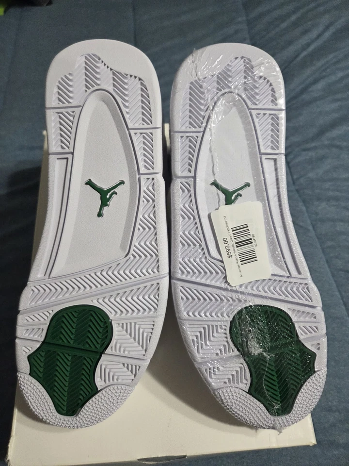 Air Jordan 4 复古绿色金属色 10.5 CT8527-113 DS 全新 — 第 4/4 张图片