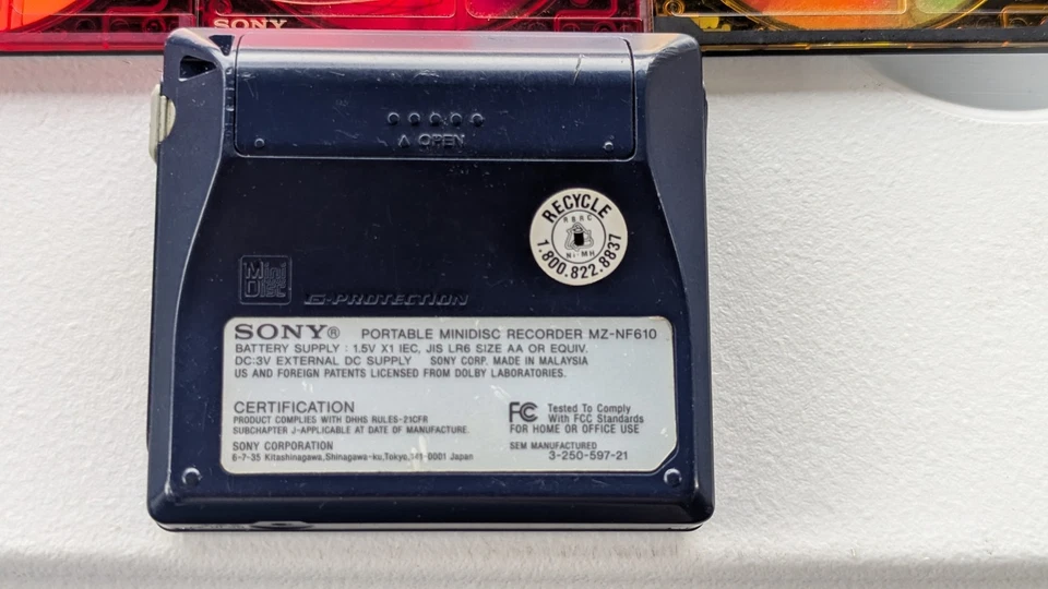 Mini reprodutor de disco Sony MZ-NF610 - Imagem 2 de 4