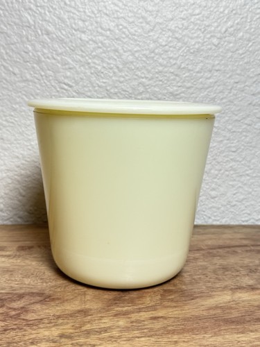 Vintage McKee Ivory Custard Glass Vaseline Glows Sugar Canister Jar With Lid - Picture 8 of 12