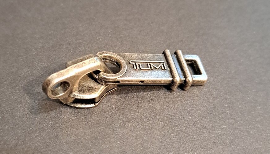 Tumi Replacement Lockable Sliders / Zipper Pull / Pull Tab