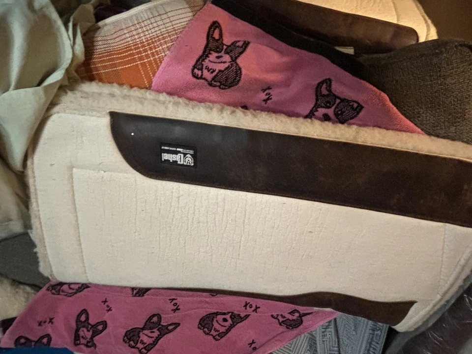 Almohadilla de sillín Cashel nueva contorneada, segunda de fábrica. Foto 3 de 3