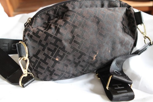 Tommy Hilfiger Black Gray Jacquard Adjustable Crossbody Belt Bag *small flaw* - Picture 9 of 15