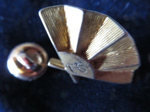 PIN BADGE KARL LAGERFELD HAUTE COUTURE FRANCE - Imagen 4 de 4