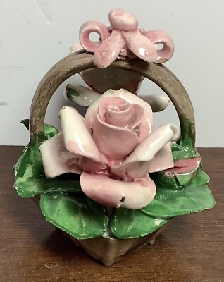 MT598 Vtg Capodimonte Basket W/Pink Flowers & Green Leaves W
