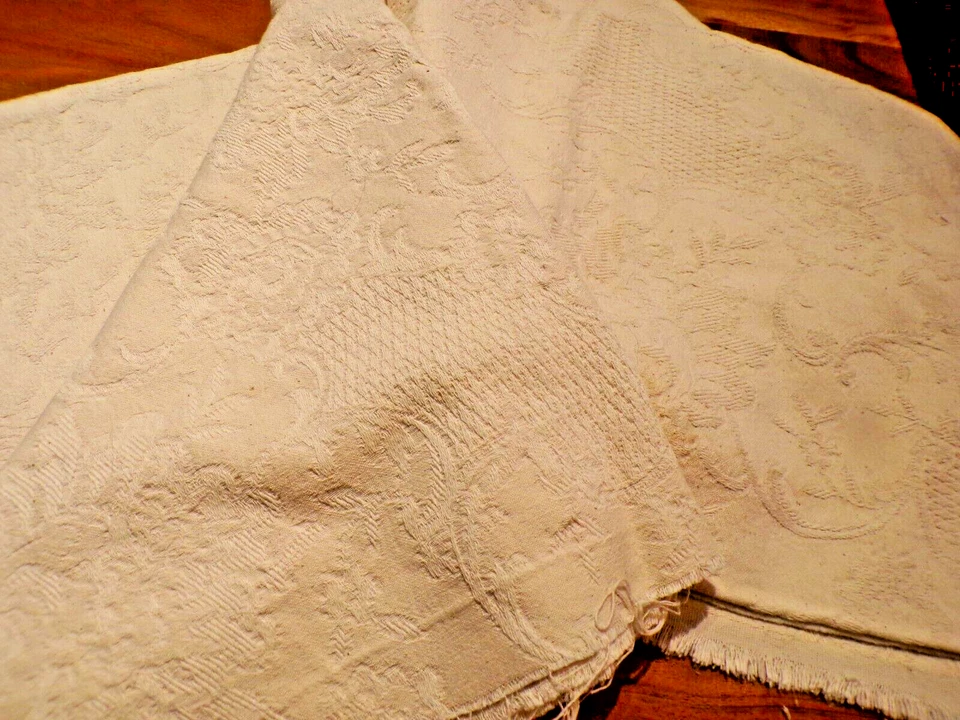 Coupon tissu piqué de coton a motifs écru - Photo 3/4