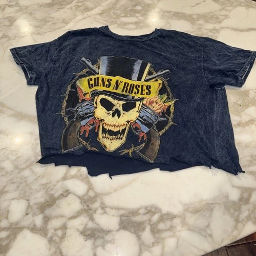 Vintage Guns N Roses Skull Concert Tee Shirt Merch Medium 19 1990s vintage concert t-shirt, vintage, size M, single stitch, B+ condition