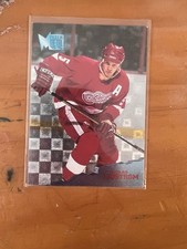 1995-96 Fleer Metal Nicklas Lidstrom #48