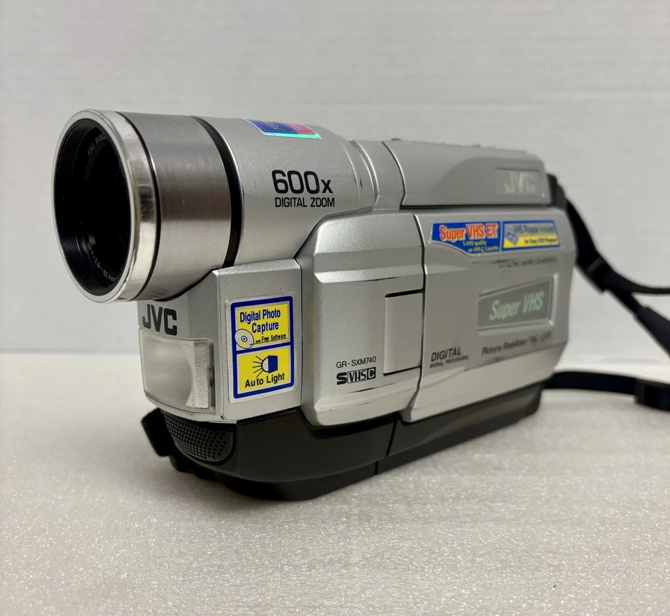 JVC GR-SXM740U Compact Super VHS-C Handheld Video Camcorder. PLEASE READ. - Image 4 of 4