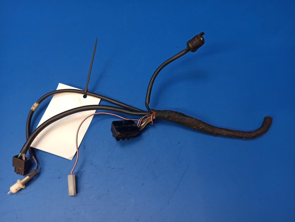 Mercedes-Benz wiring harness loom plug connector socket 0095451728 
