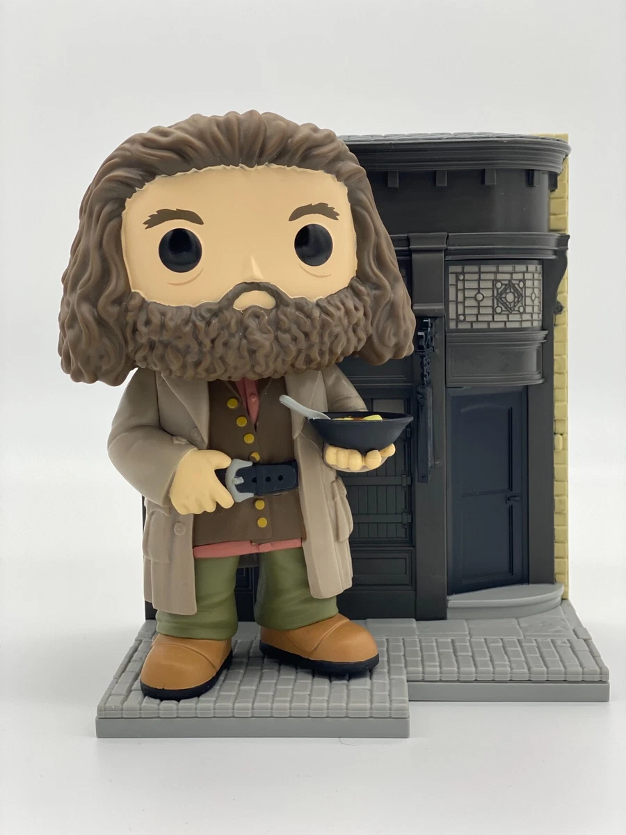 Rubeus Hagrid w/the Leaky Cauldron (Deluxe) 141 - Target Exclusive [Co