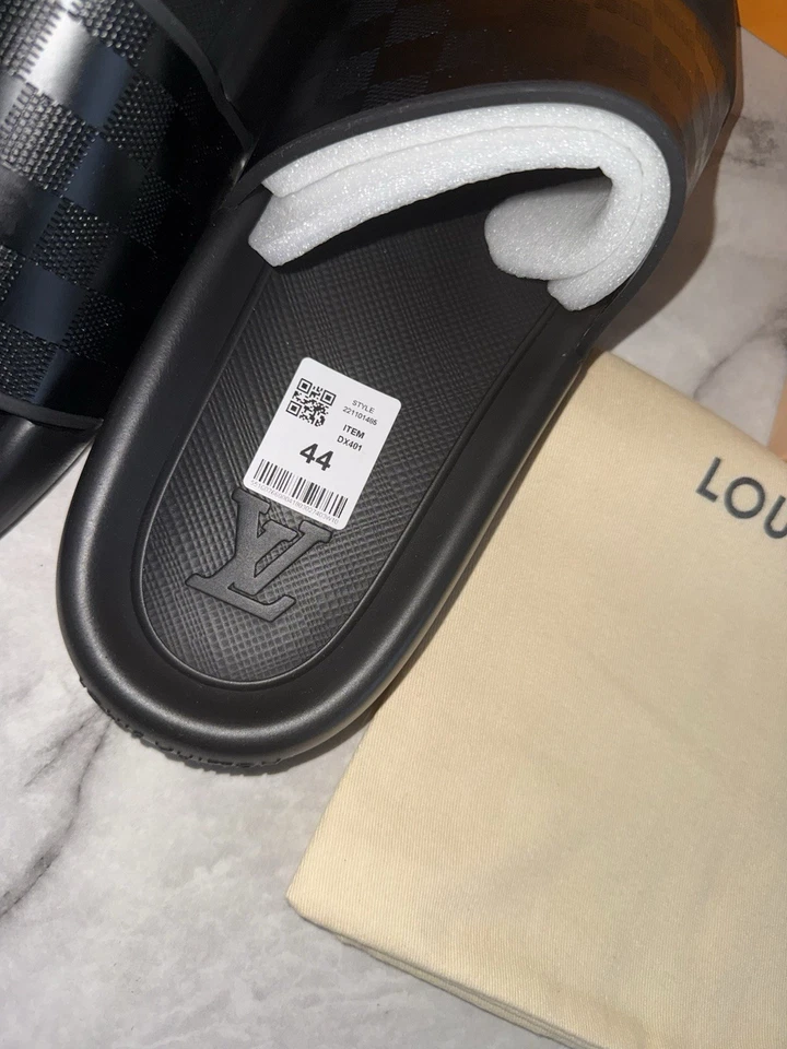 Louis Vuitton Checker Negro Slides Talla 44 EU 10 US Foto 2 de 4