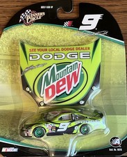 Kasey Kahne 9 Mountain Dew 1/64 Winner's Circle w/hood magnet