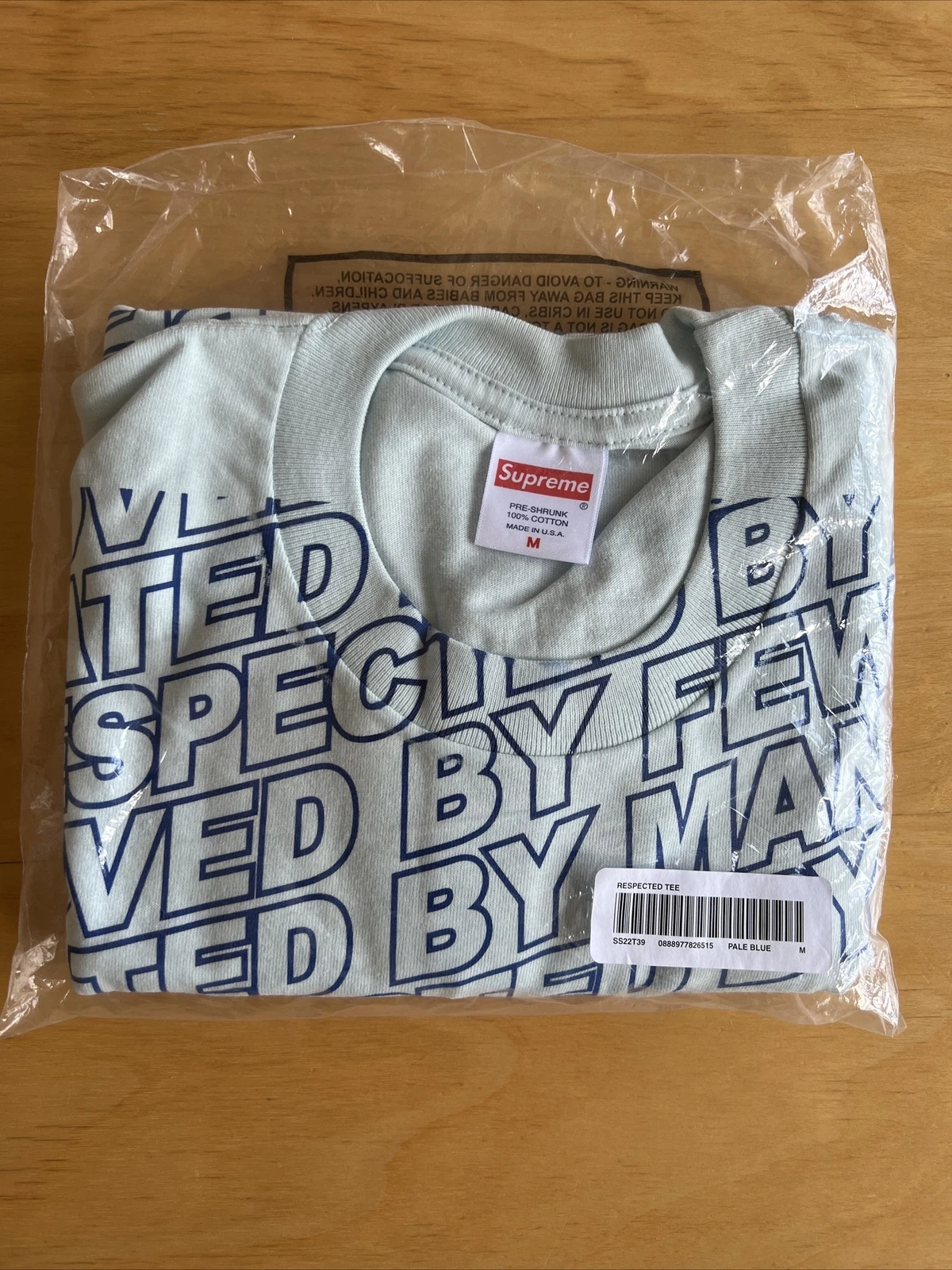 Tee shirt Supreme Respected bleu pâle moyen flambant neuf SS22 100 % authentique
