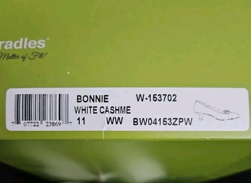 Walking Cradles Womens White& Crystal Rhinestone Bonnie Leather Pump Shoes 11 WW - Picture 4 of 9