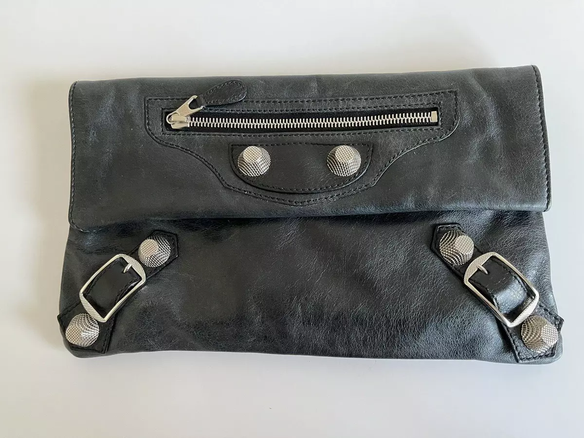 Allergi håndflade Engager BALENCIAGA BAG Black Envelope Clutch Moto "Giant" 21 Silver Tone Stud Hardware | eBay Allergi håndflade Engager BALENCIAGA BAG Black Envelope Clutch Moto "Giant" 21 Silver Tone Stud Hardware | eBay