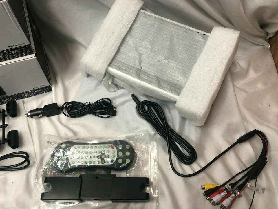 9" / 10.1" HD Digital TFT Screen Ultra-thin Design Set of 2 (Demonstration pair) - Image 2 of 4