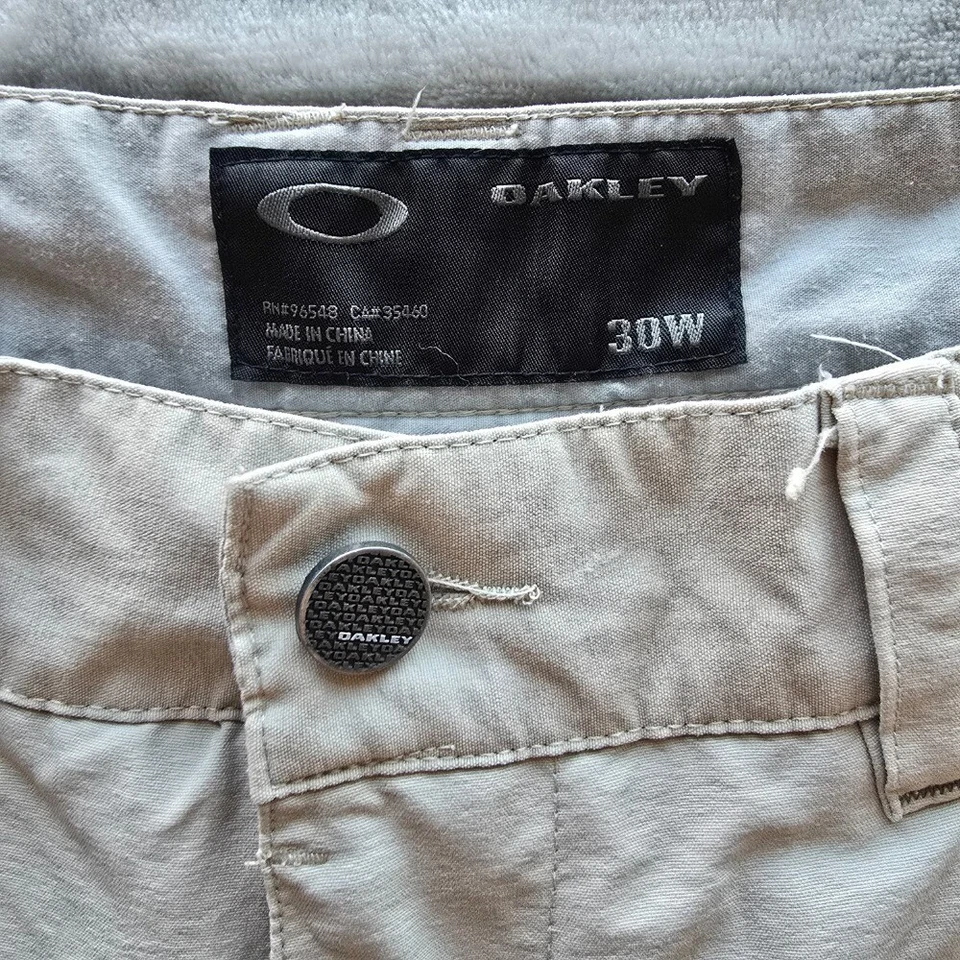 Pantalones Cortos de Golf Oakley Para Hombres Caqui Informales Frente Plano Talla 30W Ropa Deportiva Foto 4 de 4