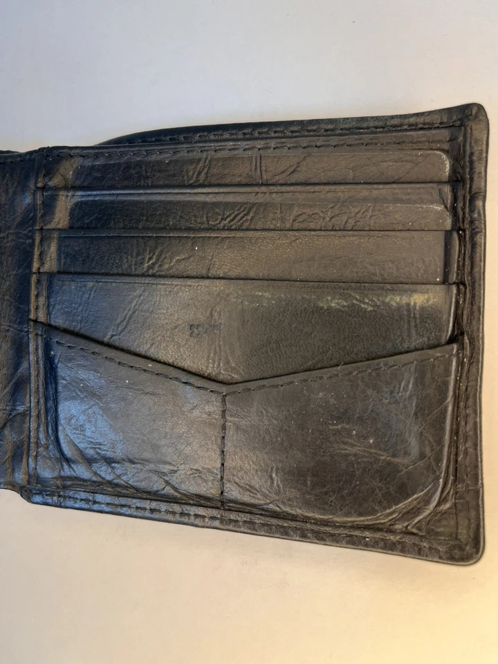 Cartera Fossil triple plegable negra de cuero suave para hombre Foto 3 de 4