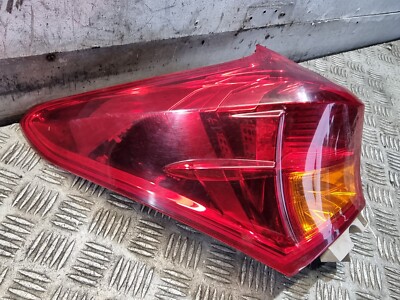 TOYOTA AURIS ESTATE BRAKE LAMP REAR LEFT NSR 1.8L HYBRID ELECTRIC CVT 2015