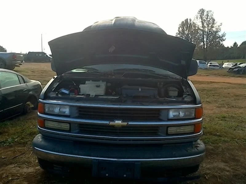 Passenger Corner/Park Light Below Headlamps Fits 96-02 EXPRESS 1500 VAN 125174 - Image 2 of 4