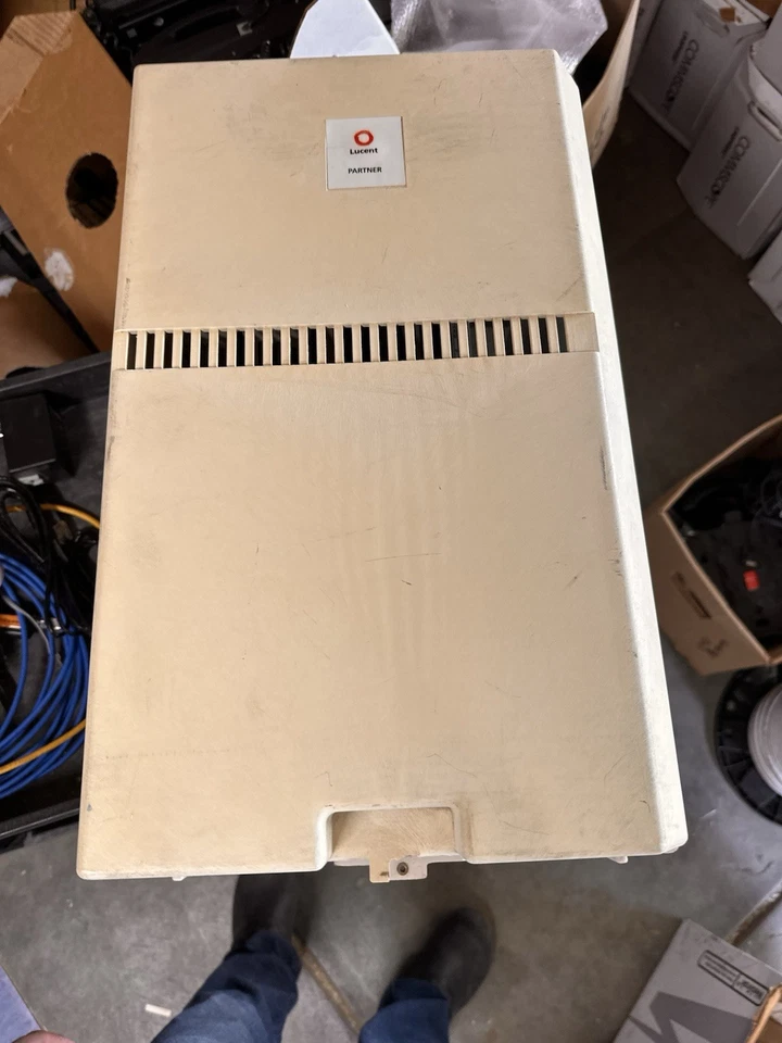 Lucent Partner Business Phone System Model 103H (Cards not included) - Image 4 of 4