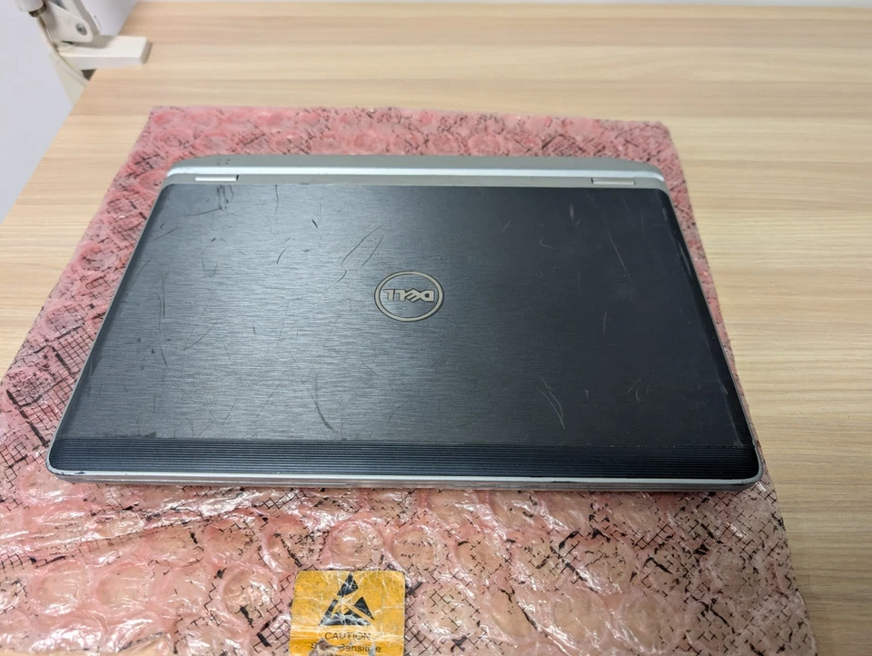 Dell Latitude E6220 Laptop - i7-2640M - 4GB Ram - No Storage - No Battery - Image 4 of 4