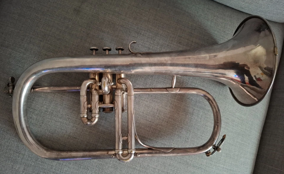 Usado Antoine Courtois Paris Bb Flugelhorn No.1152 - Años 20 Foto 3 de 4