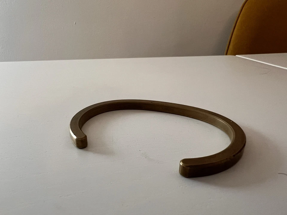 Brazalete de latón para hombre o mujer con algunos rasguños/carácter Foto 2 de 4