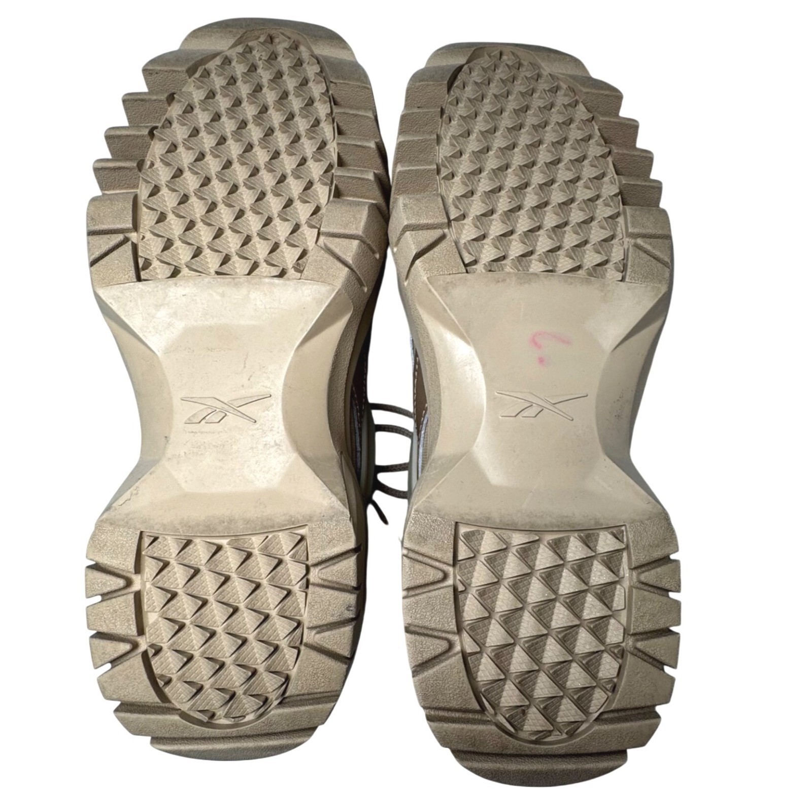 Cardi B Reebok Women's Classic Leather V2 Casual Beige Active Sneakers Size 7 thumbnail 3